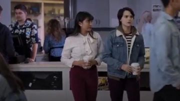 Madewell Petite 10" High-Rise Skinny Jeans: Stretch Velvet Edition usado por Rachelle Cohen-Strauss (Haley Tju) en Baratijas (S01E05)