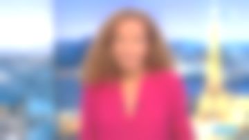 Camisa fluida lisa de cuello en V de Sandrine Aramon en Soir 3