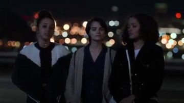 Molleton Nike Blouson porté par Moe Truax (Kiana Madère) Bijoux (S01E07)