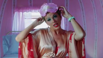 Peach satin kimono robe worn by Taylor Swift as seen in her You Need To Calm Down music video