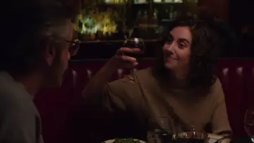 Khaki long sleeves t-shirt worn by Ruth Wilder (Alison Brie) as seen in GLOW (Season 03)