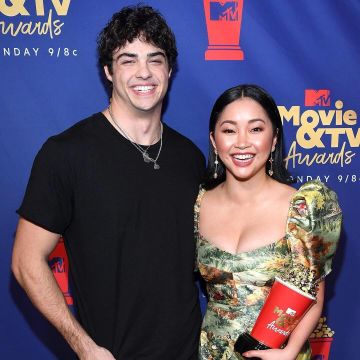 Black  t-shirt worn by Noah Centineo for the MTV Movies & TV Awards 2019