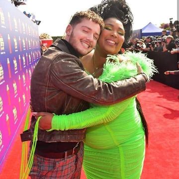 Llamativo vestido verde usado por Lizzo para los MTV Movies & TV Awards 2019