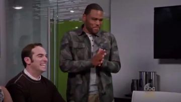 G Star Rovic Chemise à Manches Longues Avec deux poches porté par Andre "Dre' Johnson (Anthony Anderson), en black-ish (S02E04)