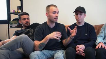 Le jean à motif Diesel porté par Squeezie dans sa vidéo YouTube Qui fera le meilleur hit de l'été ? (en 3 jours)