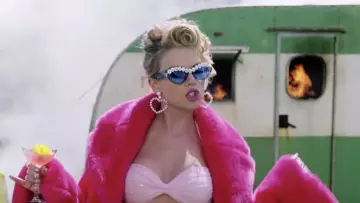 Anabela Chan Love Heart Hoop Earrings worn by Taylor Swift in her You Need To Calm Down music video