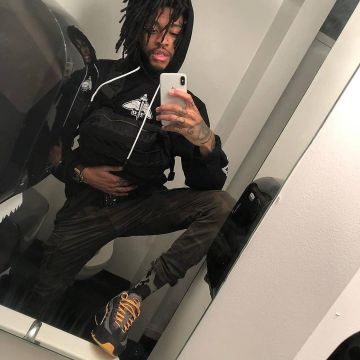 The chest bag of Scarlxrd on the account Instagram of @scarlxrd_fxuram