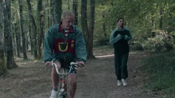 The walkman Sony DES51 Sport Discman used by Christopher Lambert in The source