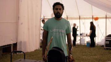 2016 Latitude Festival Green T-shirt worn by Jack Malik (Himesh Patel) in Yesterday