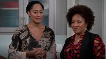Raquel Allegra Corbata Teñida De Seda Arrugada Crepe Midi Vestido usado por Rainbow Johnson (Tracee Ellis Ross) en negro-ish (S02E10)