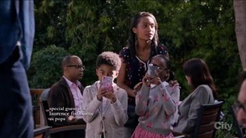 Tucker + Tate Alexa Jacquard Suéter usado por Diane Johnson (Marsai Martin) en negro (S02E12)