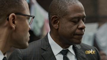 Le blazer à carreaux gris de Bumpy Johnson (Forest Whitaker) dans Godfather of Harlem (Season 1)