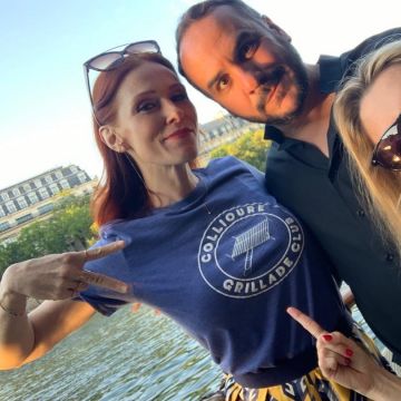 T shirt adult "Collioure Grill Club" by Audrey Fleurot on the account instagram of @francoisxavierdemaison