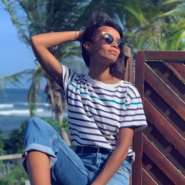 The T shirt marinière Sonia Rolland on the account instagram of @soniarolland