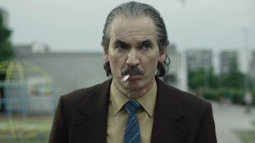 El empate de Anatoly Dyatlov (Paul Ritter) en Chernobyl (Temporada 01 Episodio 05)
