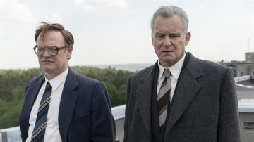The tie of Boris Shcherbina (Stellan Skarsgård) in Chernobyl (Season 01 Episode 02)