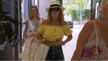 Chanel – Crucero 2017/2018 | Gran bolsa de lona usada por Tinsley Mortimer en The Real Housewives of New York City (S11E15)