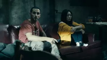 Yellow Hoodie worn by The Female (Karen Fukuhara) as seen in The Boys (Season 01 Episode 4)