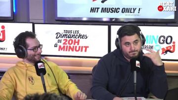 Le sweatshirt jaune Reyes Clo­thing porté par Xari dans la vidéo YouTube Qui peut battre Xari ? sur NRJ