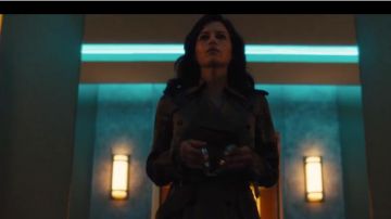 Fleur Du Mal Satin Trench Coat in green worn by Daisy 'Jett' Kowalski (Carla Gugino) in Jett TV series outfits (Season 1 Episode 1)