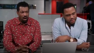Rag & Bone Yokohama Manche Longue Chambray Shirt porté par Andre "Dre' Johnson (Anthony Anderson), en black-ish (S03E03)
