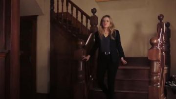 Frame Denim Pleated Blazer worn by Cassie Bishop (Harriet Dyer) in The InBetween (S01E02)