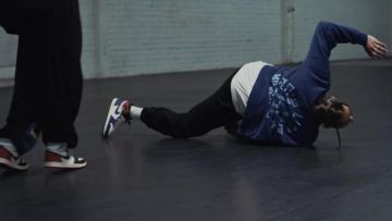 Nike Jor­dan 1 Retro High Union Los An­ge­les Blue Toe Sneakers worn by Chris Brown in Easy (Remix) music video by DaniLeigh -