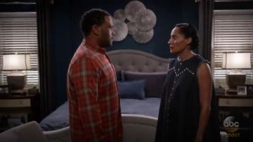 Rachel Comey Courte Chronique de la Robe portée par arc-en-ciel Johnson (Tracee Ellis Ross), en black-ish (Saison 03, Épisode 11)