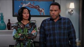 Zara Femme Floral Devoré Robe portée par arc-en-ciel Johnson (Tracee Ellis Ross), en black-ish (Saison 03, Épisode 11)