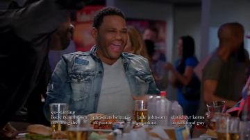 PRPS Patchwork Denim Veste portée par Andre "Dre' Johnson (Anthony Anderson), en black-ish (Saison 03 Episode 15)