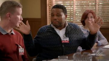 John Varvatos Star USA Basketweave Tricot Rayé Cardigan porté par Andre "Dre' Johnson (Anthony Anderson), en black-ish (Saison 03 Episode 16)
