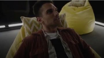 Urban Outfitters UO Ryder Corduroy Zip Shirt usado por Deke Shaw (Jeff Ward) en Marvel's Agents of S.H.I.E.L.D. (Temporada 06 Episodio 04)