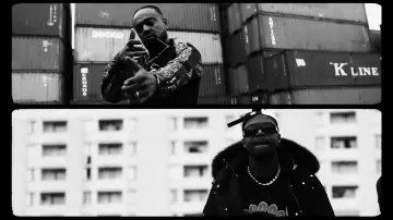 Le t-shirt avec l'oeil imprimé de Ninho dans le clip C'est elle de Alonzo