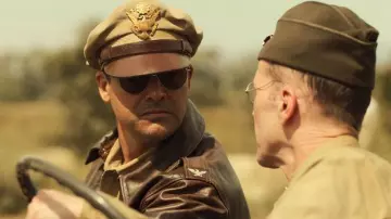 The cap officer Colonel Cathcart (Kyle Chandler) in Catch-22