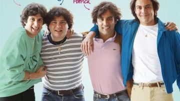 Le polo Lacoste rose de Patrick (Yohan Manca) sur une photo promo de La Vérité si je mens ! Les débuts
