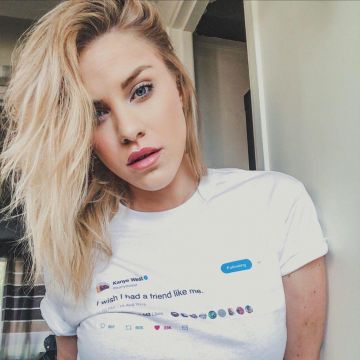 La camiseta "Tweet Kanye West" usada por Emy Ltr en su cuenta de Instagram @Emy_ltr
