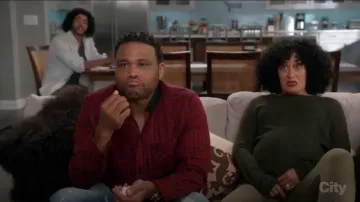 Rag & Bone Yokohama Plaid Shirt porté par Andre "Dre' Johnson (Anthony Anderson), en black-ish (Season03 Episode21)