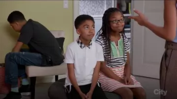 Burberry William Coton Polo porté par Jack Johnson (Miles Brun), en black-ish (Season03 Episode22)