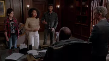 Derek Lam 10 Crosby Large Manchette Culottes portées par Zoey Johnson (Yara Shahidi), en black-ish (Season03 Episode23)