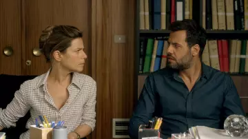 La chemise en jean portée par Vincent Leroy (Laurent Lafitte) dans Papa ou maman