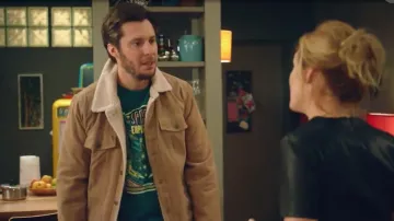 The short jacket beige brown interior white sheep driven by Sebastien (Benoit Moret) in a Family (S08) aired on the 24th of June 2019 on M6