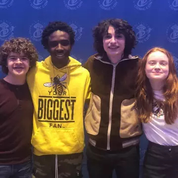 Sweatshirt hoody in yellow Be Your Biggest Fan carried by Caleb McLaughlin on the account Instagram of @therealcalebmclaughlin