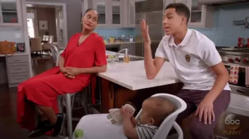 Maison Margiela Asymétrique Robe en Crêpe porté par arc-en-ciel Johnson (Tracee Ellis Ross), en black-ish (Season04 Episode03)