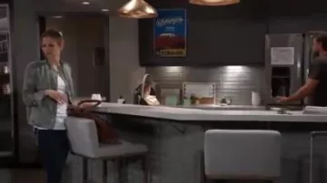 Rails Collins Veste portée par Tamara Braun comme on le voit dans l'Hôpital Général de juin 17,2019
