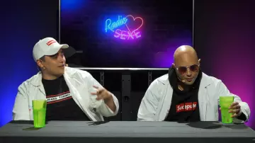le sweatshirt noir logo rouge "sucepute" porté par Alkpote dans la vidéo YouTube RADIO S*XE IRL, ON REÇOIT L'EMPEREUR ALKPOTE & JOK'AIR