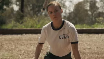 The t-shirt USAFA Carol Danvers (Brie Larson) in Captain Marvel