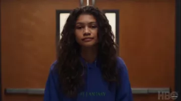 The sweatshirt hoody purple Street Bennett (Zendaya) in Euphoria (Season 1)
