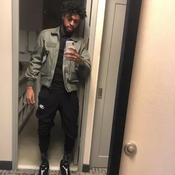 Nike Sportswear Men's Club Joggers worn by Scarlxrd on his In­sta­gram Ac­count @Scar­lxrd