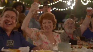 Vestido largo y fluido con estampado floral de Véronique Genest en Camping Paradis parte 2 el 24.06.2019