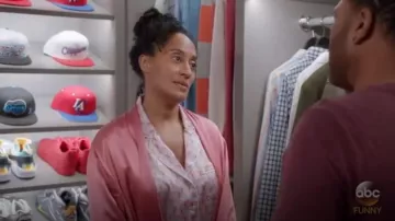 Olivia Von Halle Lila Saori Pijama de manga larga estampado Usado por Rainbow Johnson (Tracee Ellis Ross) en negro (Temporada 04 Episodio 08)